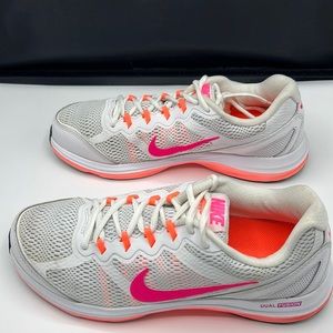 Nike Dual Fusion shoes for women
